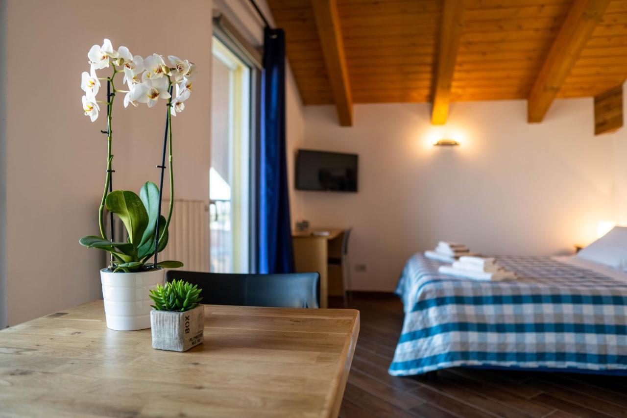 Residence Le Palme Torrazza Piemonte Екстериор снимка